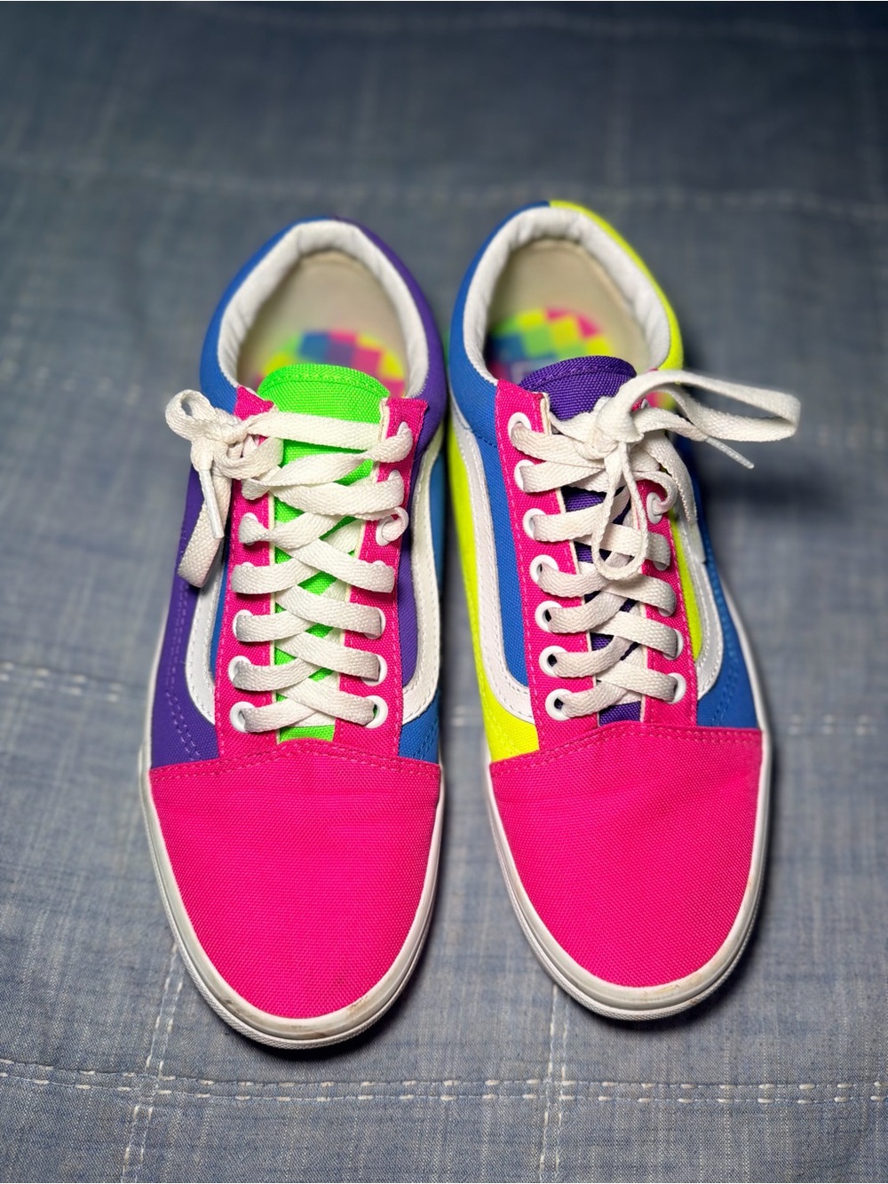 Super cute and colorful Vans Old Skool sneakers 🌈💗